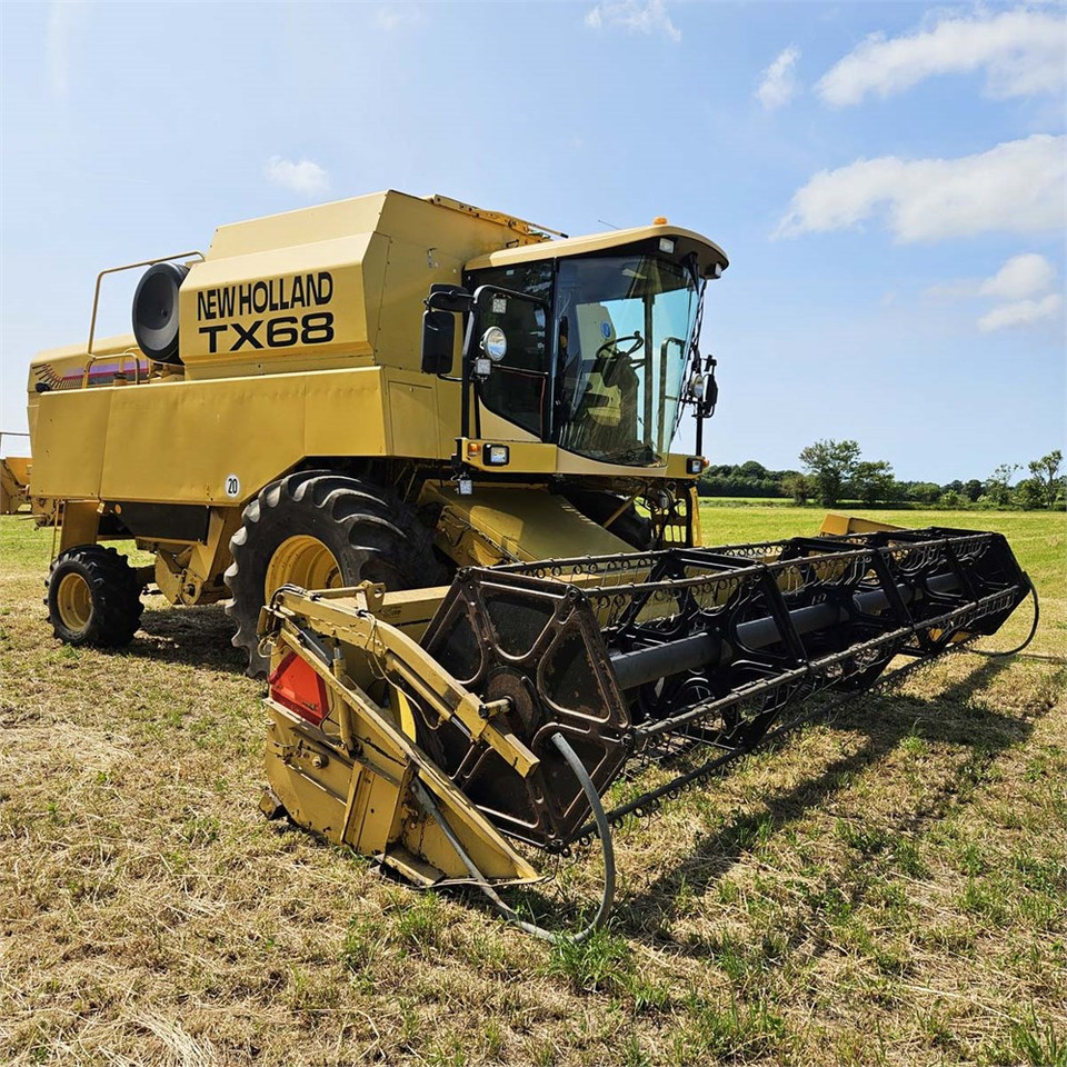 New Holland TX68 - Colheitadeira: foto 4 New Holland TX68 - Colheitadeira: foto 4