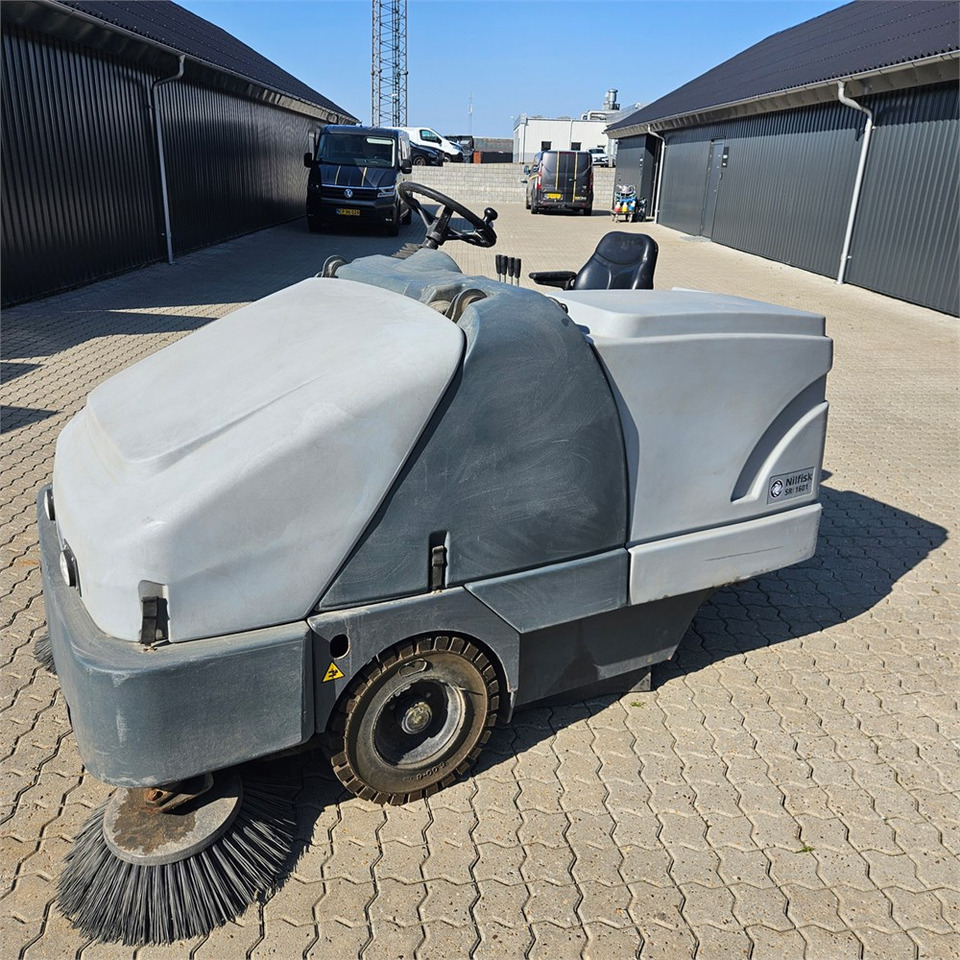 Nilfisk SR1601 B Maxi - Varredora industrial: foto 1 Nilfisk SR1601 B Maxi - Varredora industrial: foto 1