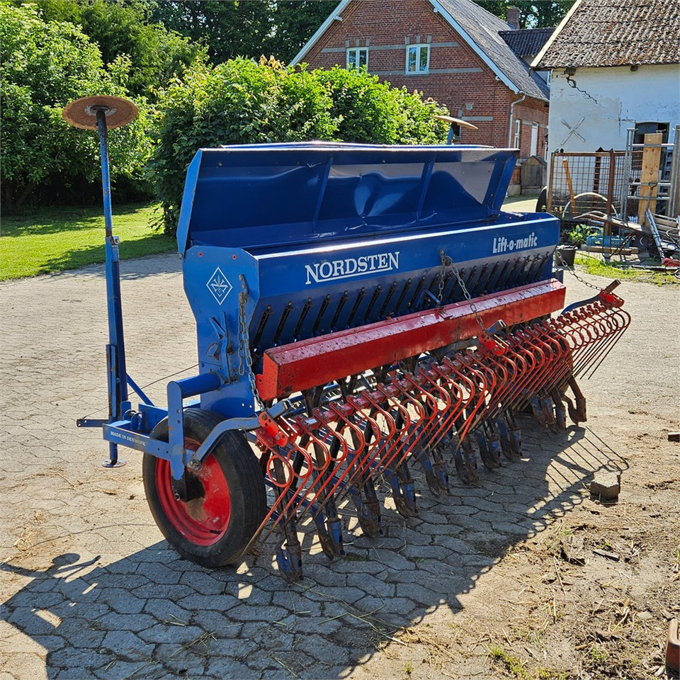 Nordsten Lift-o-Matic 2,5 - Máquina para semear: foto 1 Nordsten Lift-o-Matic 2,5 - Máquina para semear: foto 1