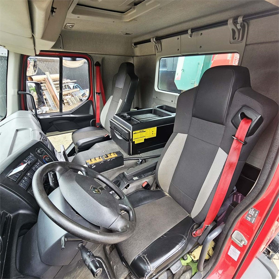 Camião polibenne Renault D 26 Wide: foto 8 Camião polibenne Renault D 26 Wide: foto 8