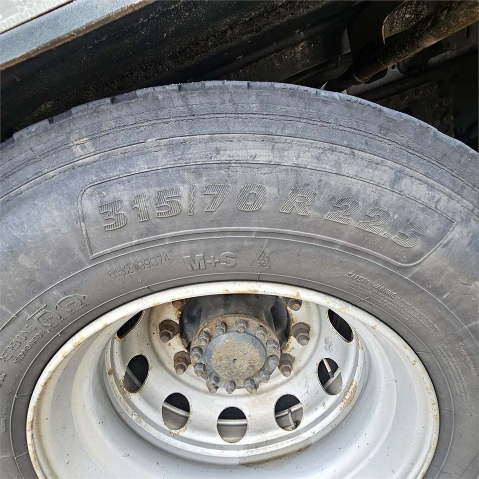 Camião polibenne Renault D 26 Wide: foto 42 Camião polibenne Renault D 26 Wide: foto 42