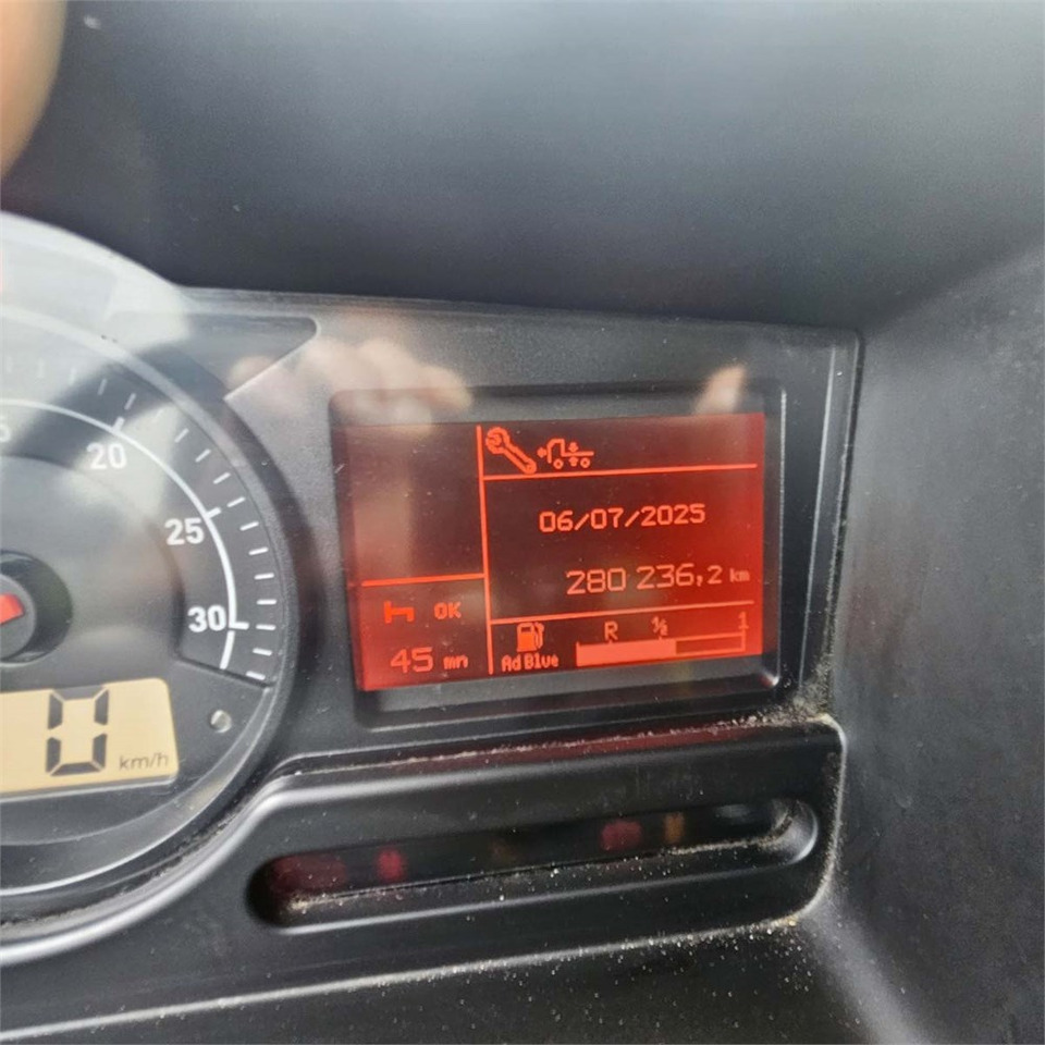 Camião polibenne Renault D 26 Wide: foto 12 Camião polibenne Renault D 26 Wide: foto 12