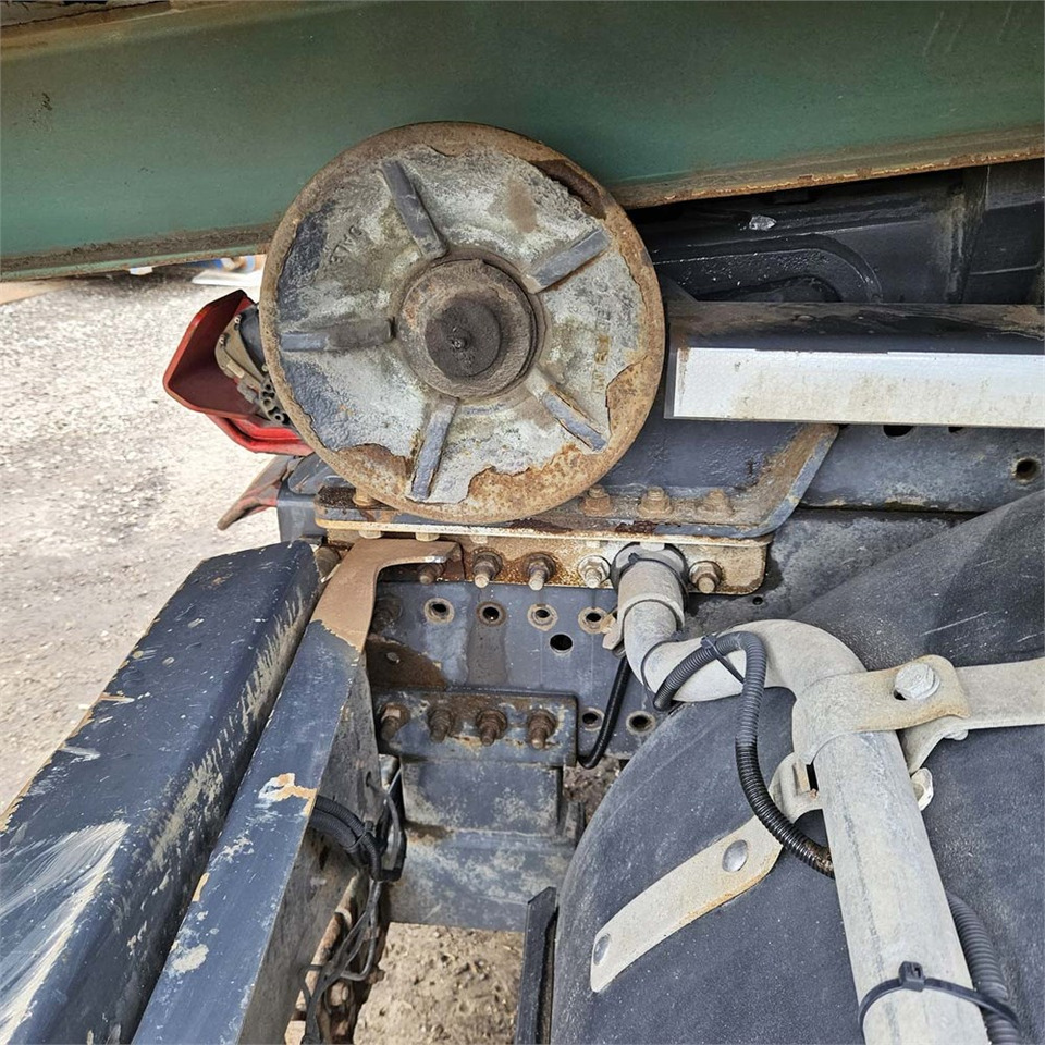 Camião polibenne Renault D 26 Wide: foto 30 Camião polibenne Renault D 26 Wide: foto 30