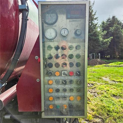 Locação financeira de Scania P250 Scania P250: foto 33