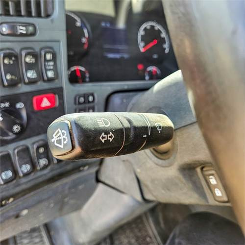 Locação financeira de Scania P250 Scania P250: foto 17