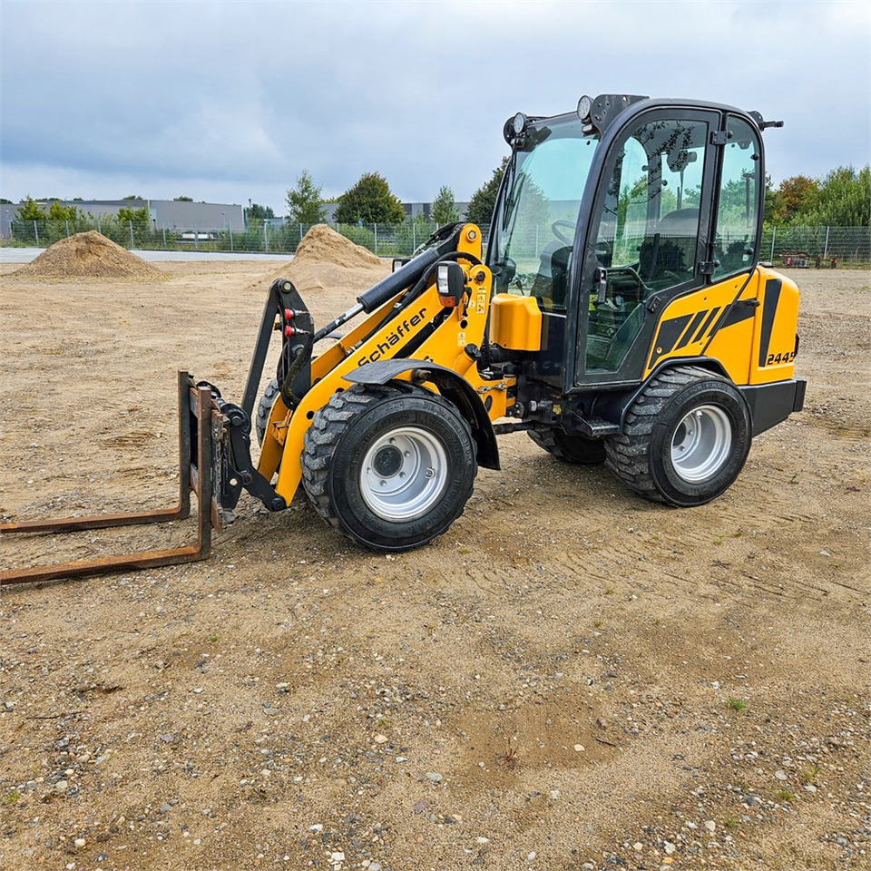 Schaeff 2445 - Pá carregadora de rodas: foto 1 Schaeff 2445 - Pá carregadora de rodas: foto 1