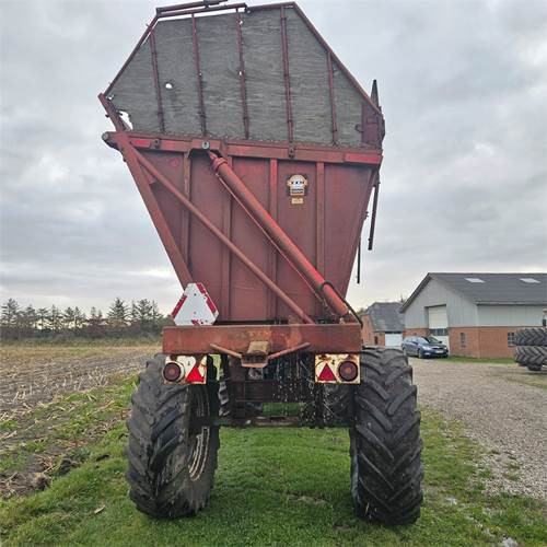 TIM 441 - 803 - Reboque basculante agrícola: foto 4 TIM 441 - 803 - Reboque basculante agrícola: foto 4