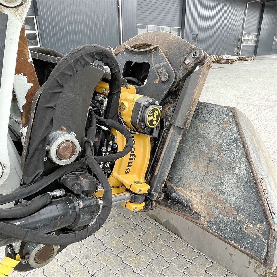 Escavadora de rastos Takeuchi TB 2150 R: foto 39