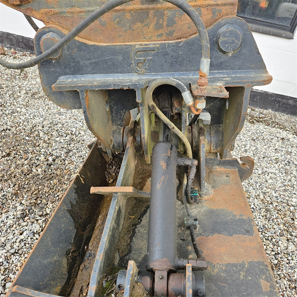 Escavadora de rastos Takeuchi TB1140: foto 36