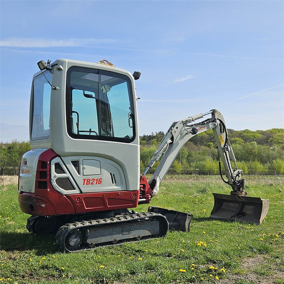 Takeuchi TB216 - Mini escavadeira: foto 2 Takeuchi TB216 - Mini escavadeira: foto 2