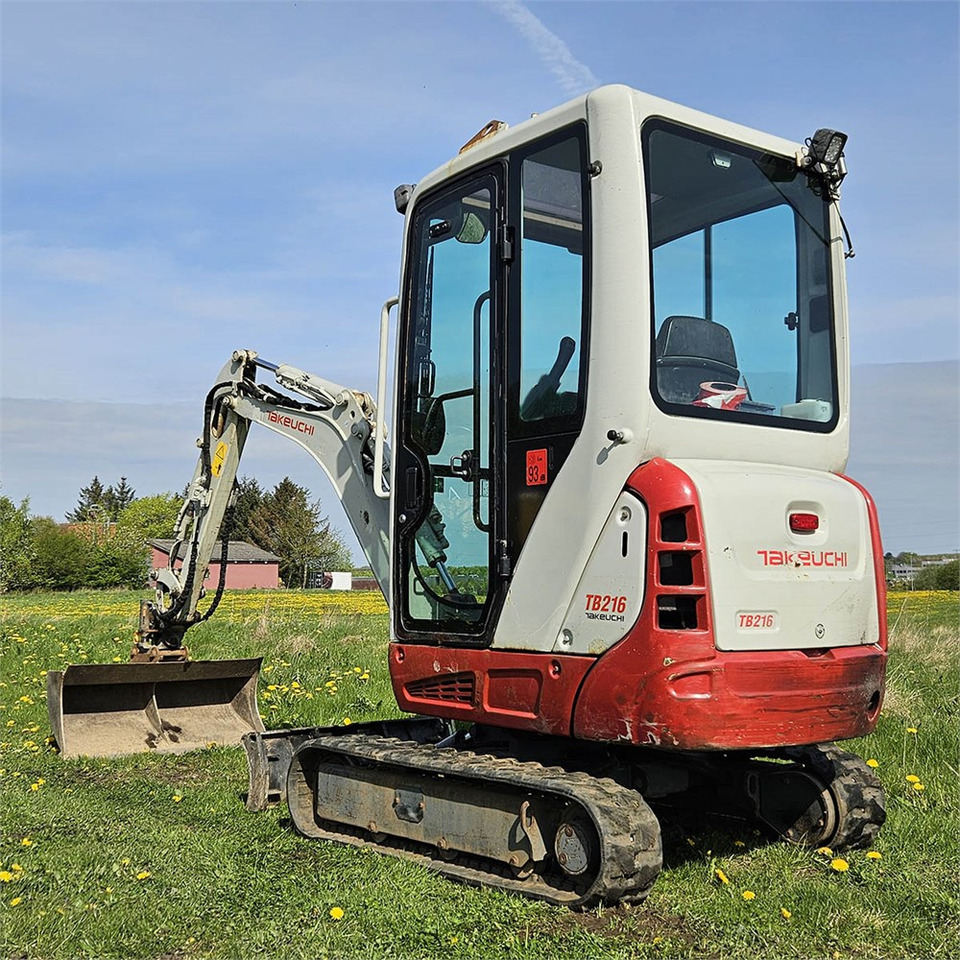 Takeuchi TB216 - Mini escavadeira: foto 1 Takeuchi TB216 - Mini escavadeira: foto 1