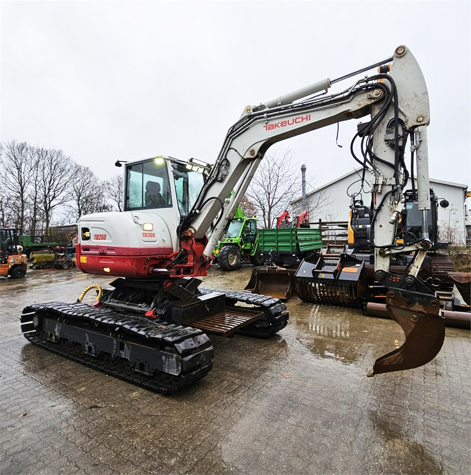 Takeuchi TB260 - Escavadora de rastos: foto 1 Takeuchi TB260 - Escavadora de rastos: foto 1