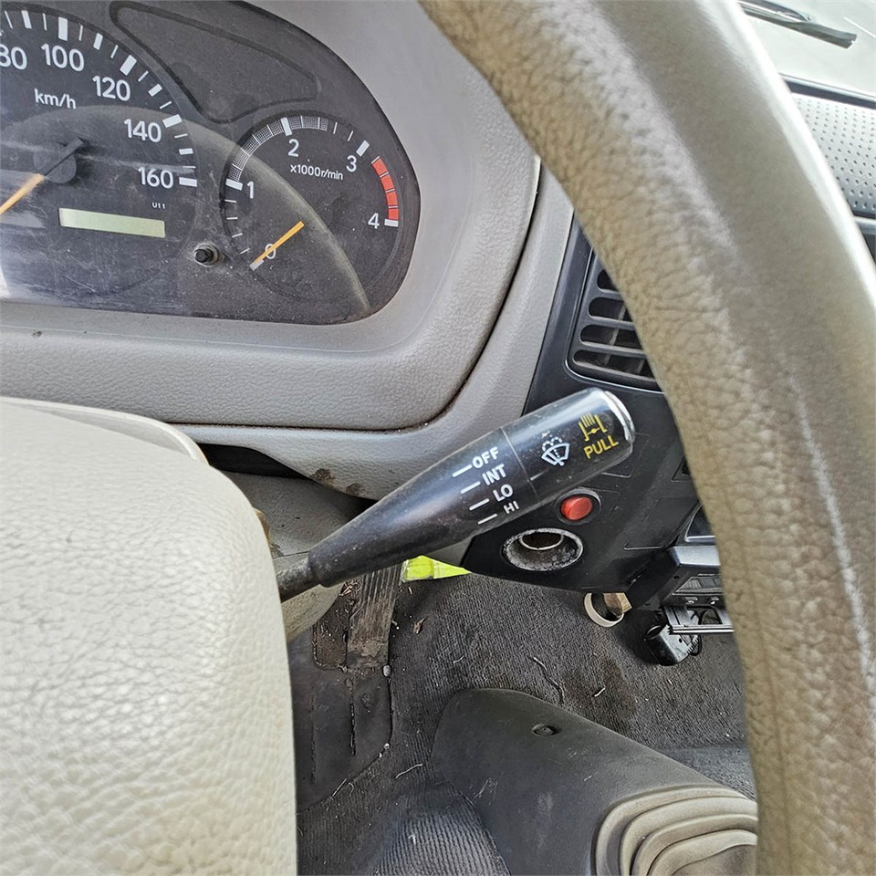 Camião de caixa aberta/ Plataforma Toyota Dyna 200: foto 14