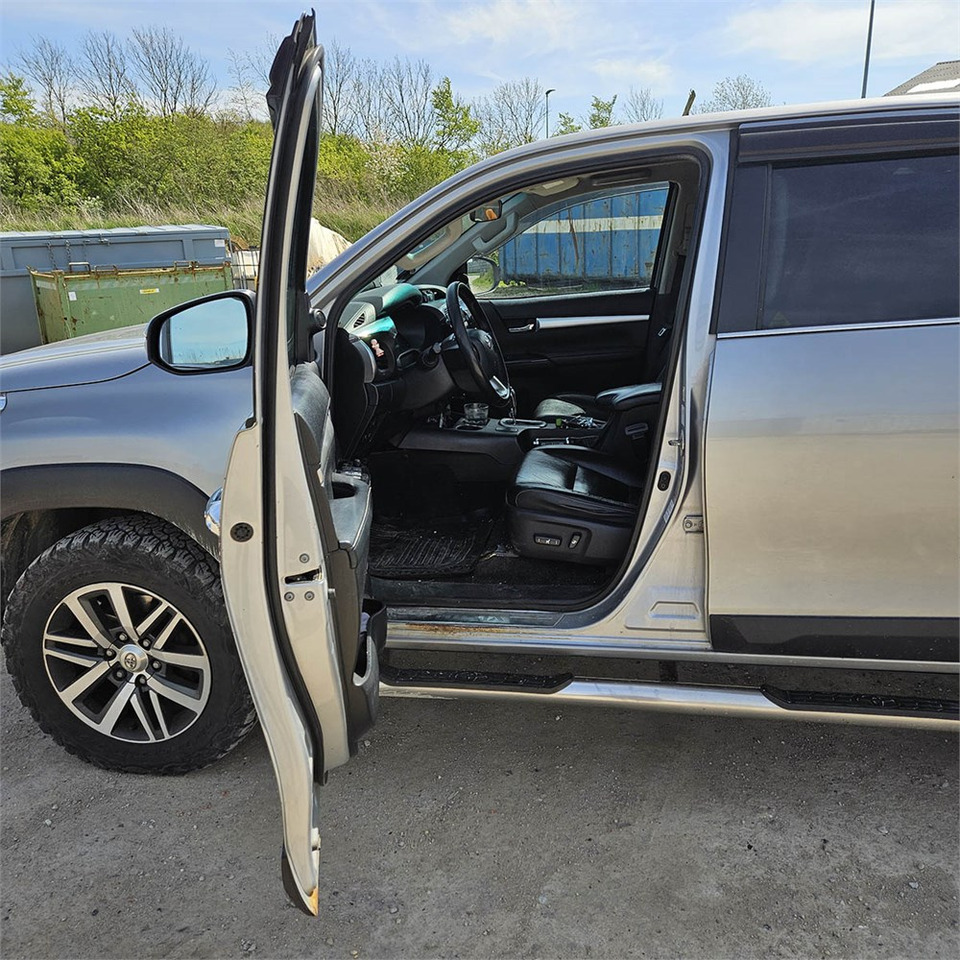 Pick-up Toyota Hillux: foto 9 Pick-up Toyota Hillux: foto 9