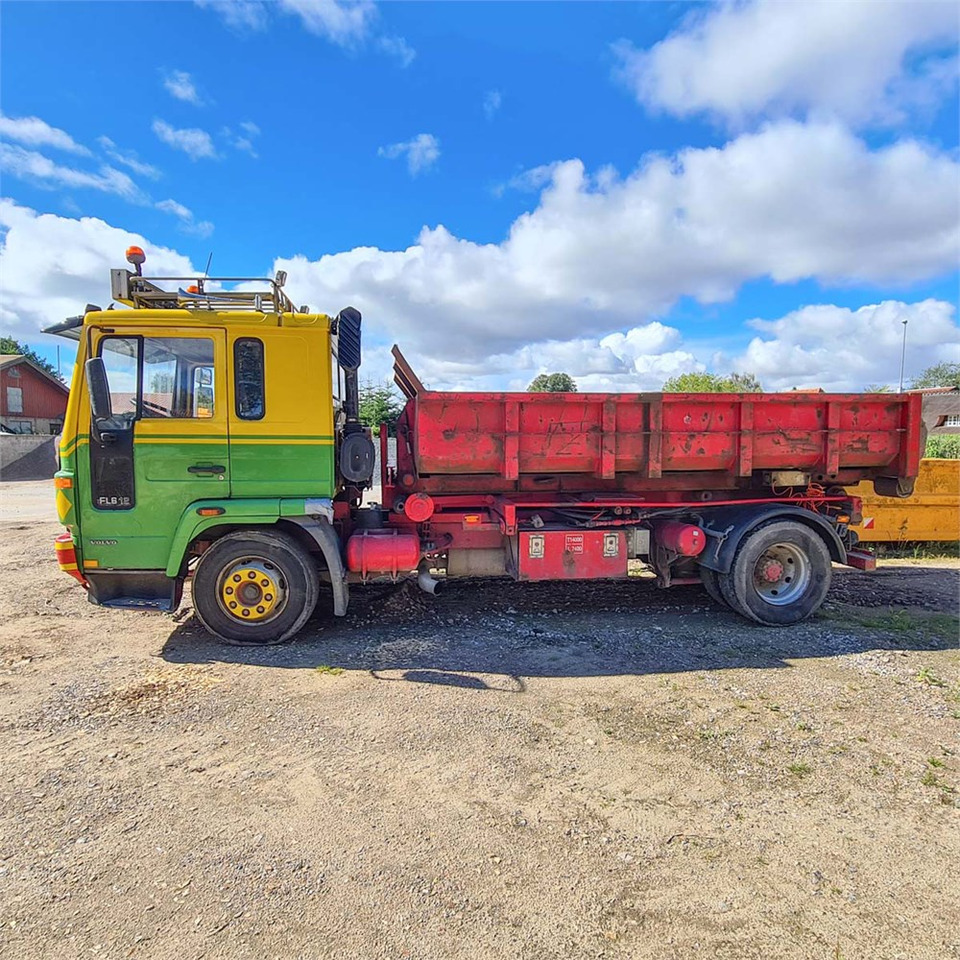 Volvo FL612 - Camião com sistema de cabo: foto 2 Volvo FL612 - Camião com sistema de cabo: foto 2