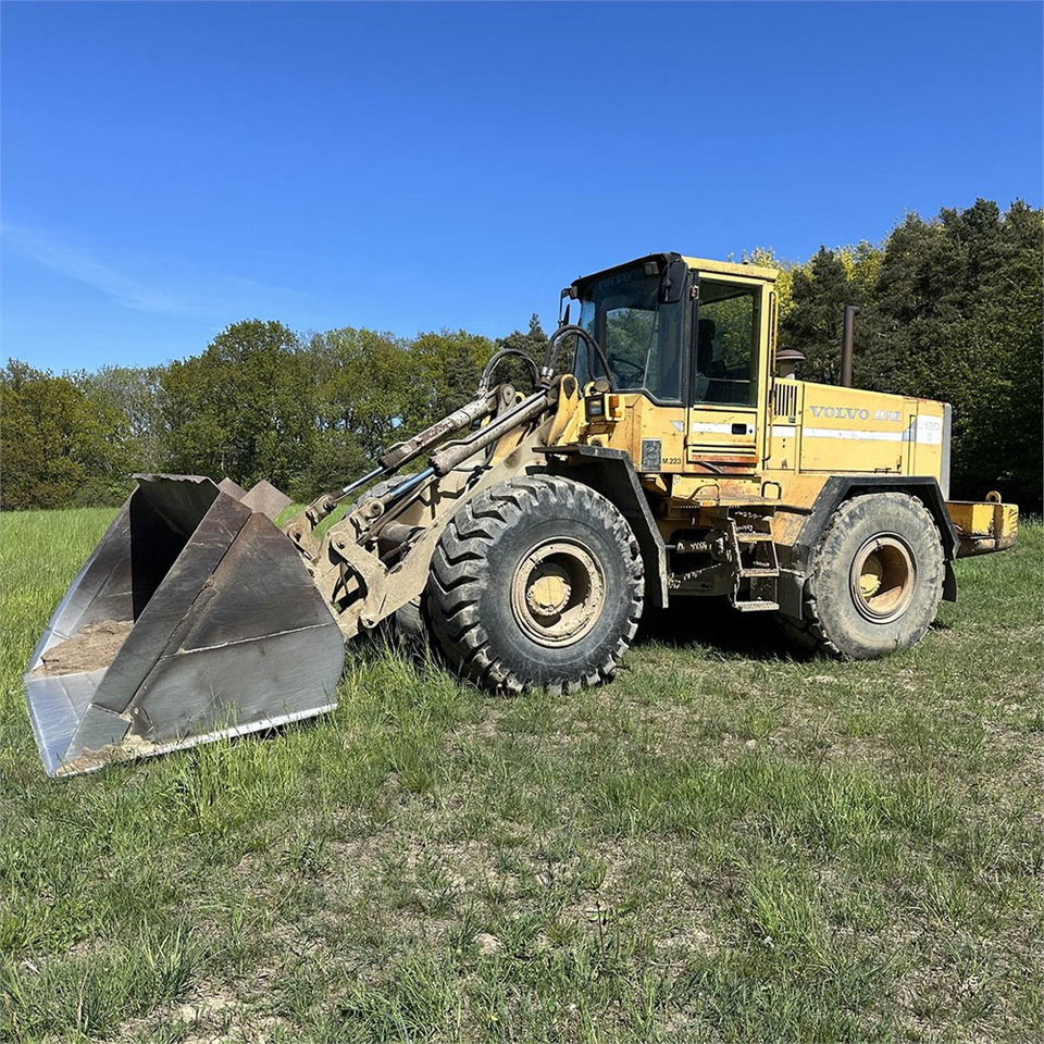 Volvo L120 - Pá carregadora de rodas: foto 1 Volvo L120 - Pá carregadora de rodas: foto 1