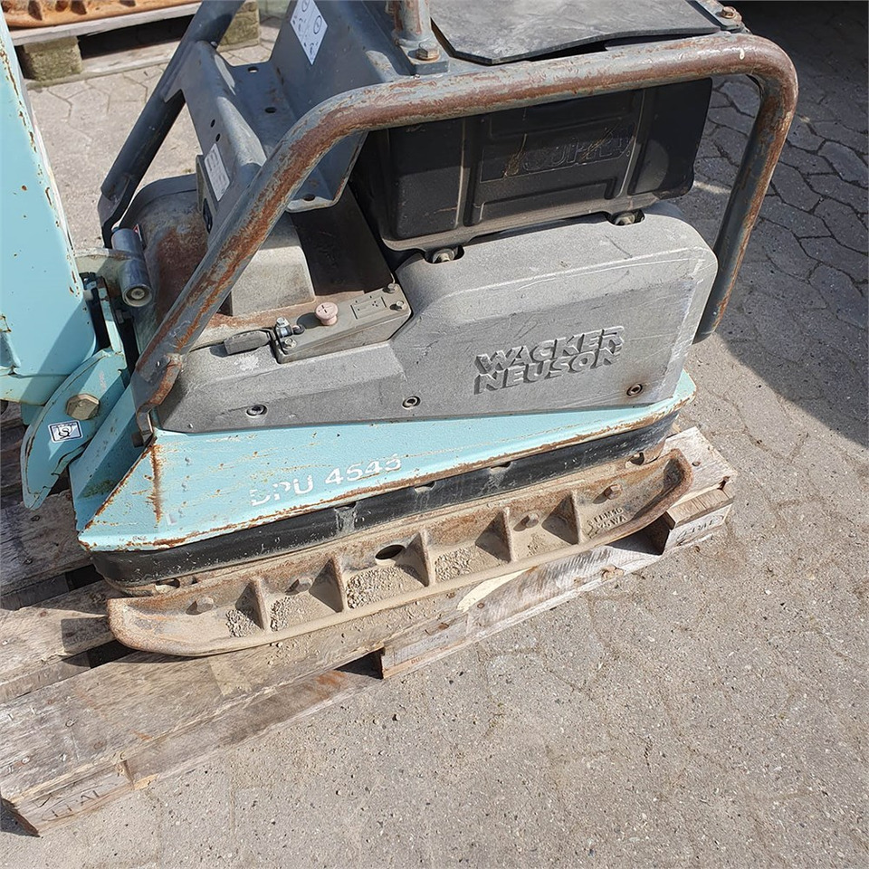 Wacker Neuson DPU4545 - Placas vibratórias: foto 2 Wacker Neuson DPU4545 - Placas vibratórias: foto 2