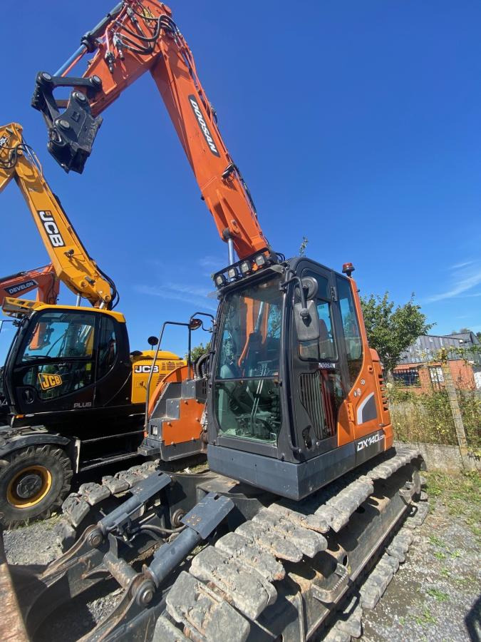 Doosan DX 140LCR-5 - Escavadora de rastos: foto 2 Doosan DX 140LCR-5 - Escavadora de rastos: foto 2