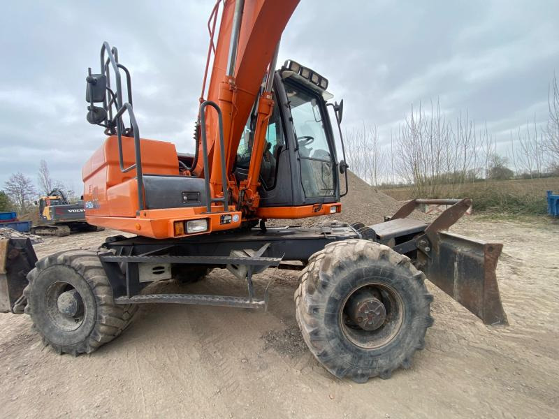 Escavadeira de rodas Doosan DX 160W-3: foto 9