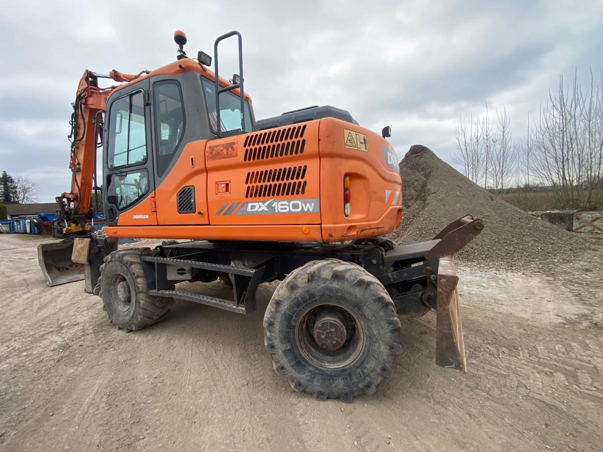 Doosan DX 160W-3 - Escavadeira de rodas: foto 5 Doosan DX 160W-3 - Escavadeira de rodas: foto 5