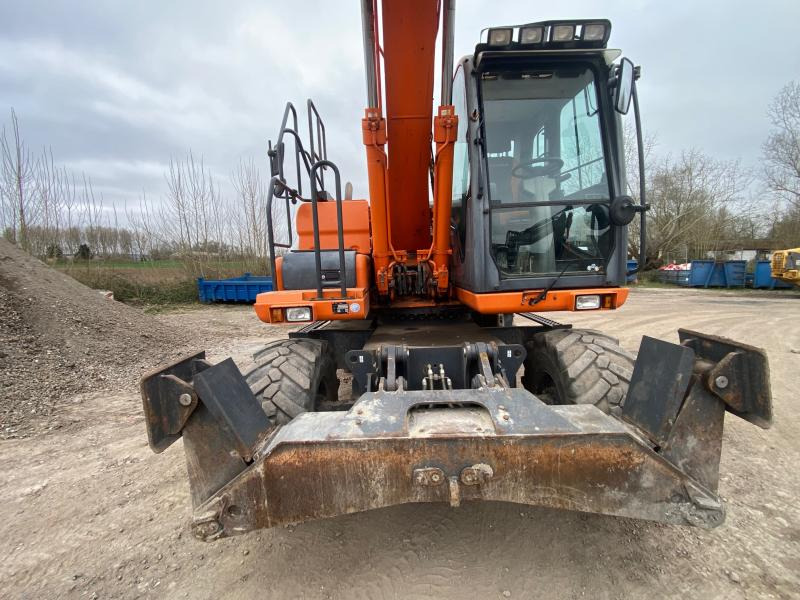 Escavadeira de rodas Doosan DX 160W-3: foto 10