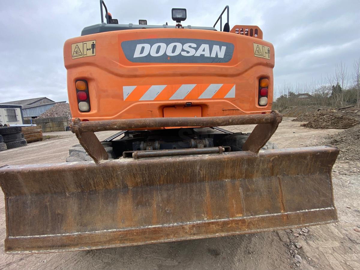 Escavadeira de rodas Doosan DX 160W-3: foto 8