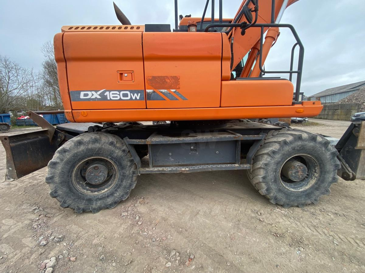 Escavadeira de rodas Doosan DX 160W-3: foto 6