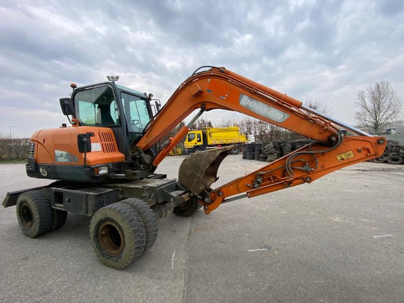 Doosan DX 55W - Escavadeira de rodas: foto 5 Doosan DX 55W - Escavadeira de rodas: foto 5