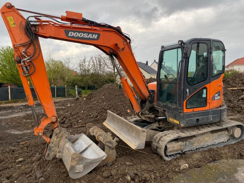 Doosan DX 62R-3 - Mini escavadeira: foto 1 Doosan DX 62R-3 - Mini escavadeira: foto 1