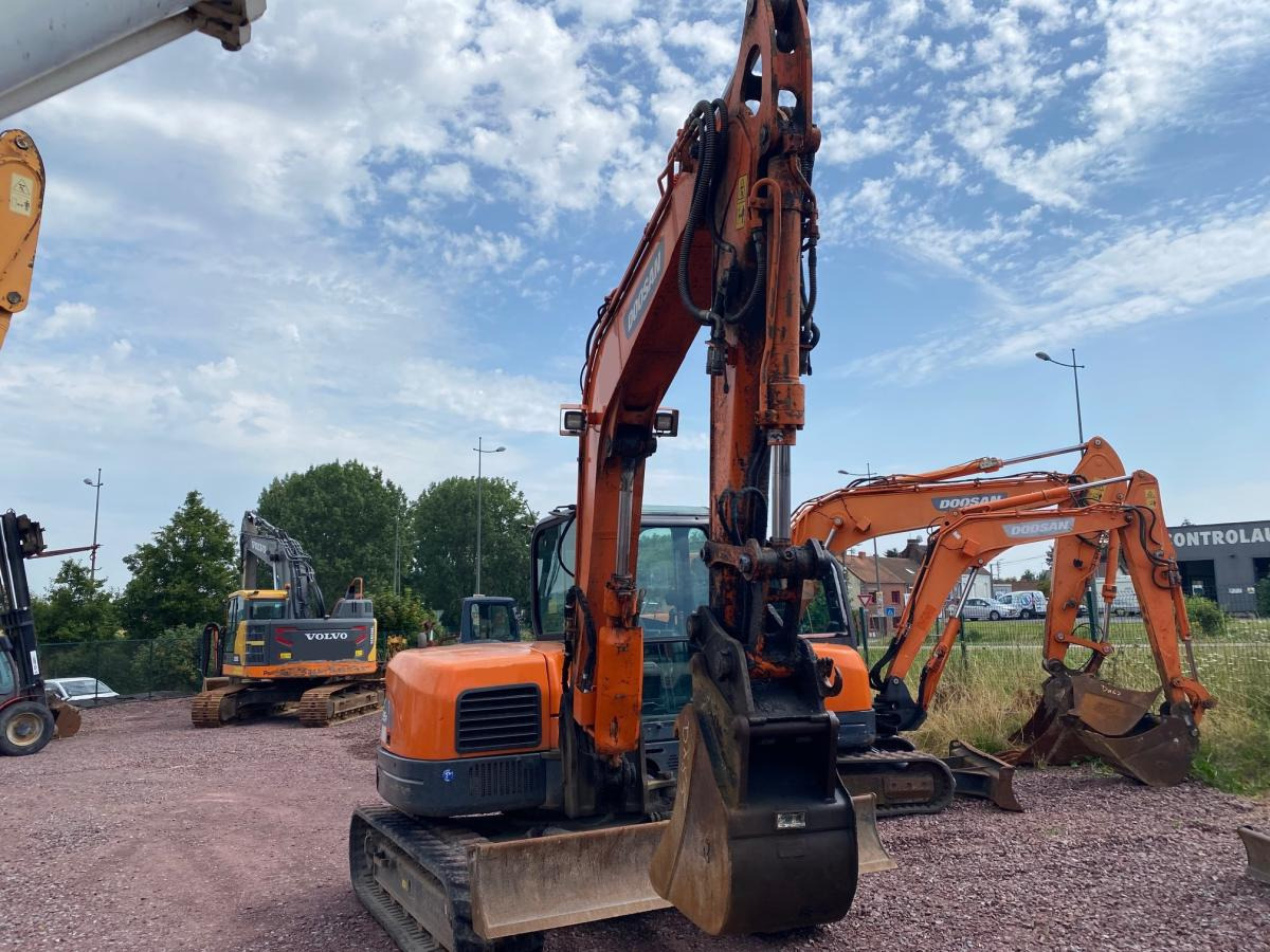 Doosan DX 85R-3 - Mini escavadeira: foto 5 Doosan DX 85R-3 - Mini escavadeira: foto 5