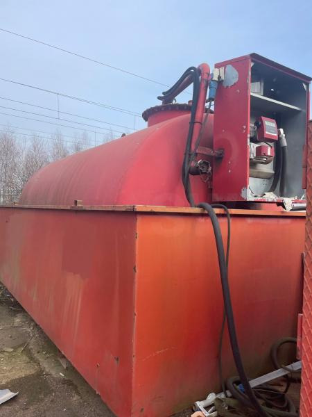 FMT CUVE A CARBURANT 10 000 LITRES - Contentor cisterna: foto 1 FMT CUVE A CARBURANT 10 000 LITRES - Contentor cisterna: foto 1