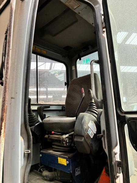 Hitachi EX 50-U - Mini escavadeira: foto 2 Hitachi EX 50-U - Mini escavadeira: foto 2