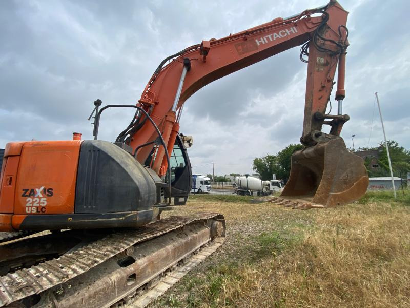 Hitachi ZX225USLC-3 - Escavadora de rastos: foto 3 Hitachi ZX225USLC-3 - Escavadora de rastos: foto 3
