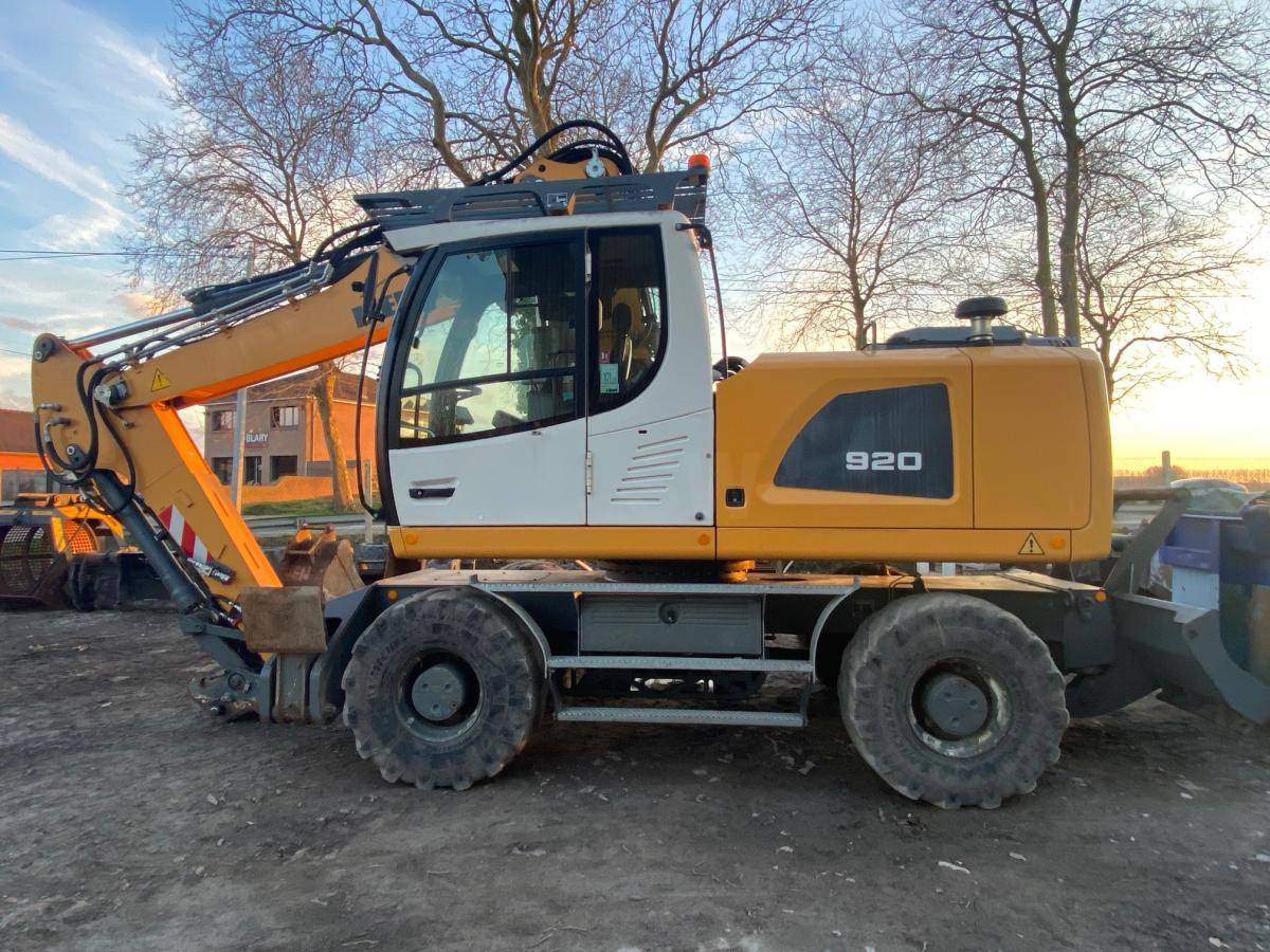 Liebherr A920 Litronic - Escavadeira de rodas: foto 1 Liebherr A920 Litronic - Escavadeira de rodas: foto 1