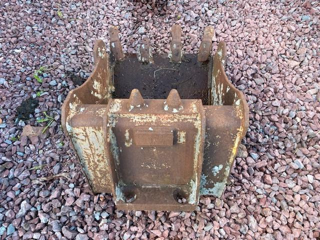 MECALAC 60CM & 40 CM - Balde escavadora: foto 3 MECALAC 60CM & 40 CM - Balde escavadora: foto 3