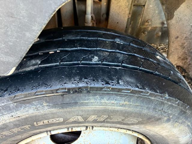 Camião polibenne, Camião grua Nissan ATLEON 150.25: foto 16 Camião polibenne, Camião grua Nissan ATLEON 150.25: foto 16