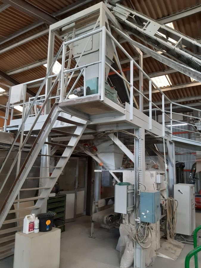 TECHNIPES ENSACHEUSE WEIGHER 400 - Equipamento de construção: foto 1 TECHNIPES ENSACHEUSE WEIGHER 400 - Equipamento de construção: foto 1