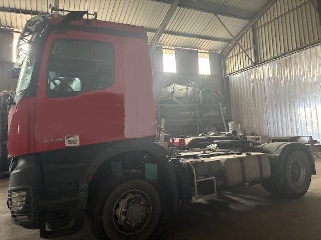 Mercedes AROCS 2046 - Tractor: foto 1 Mercedes AROCS 2046 - Tractor: foto 1