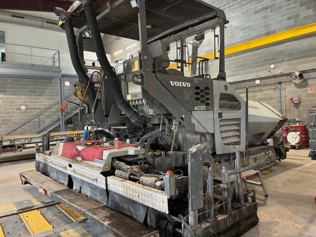 Volvo P6820C - Acabadora: foto 3 Volvo P6820C - Acabadora: foto 3