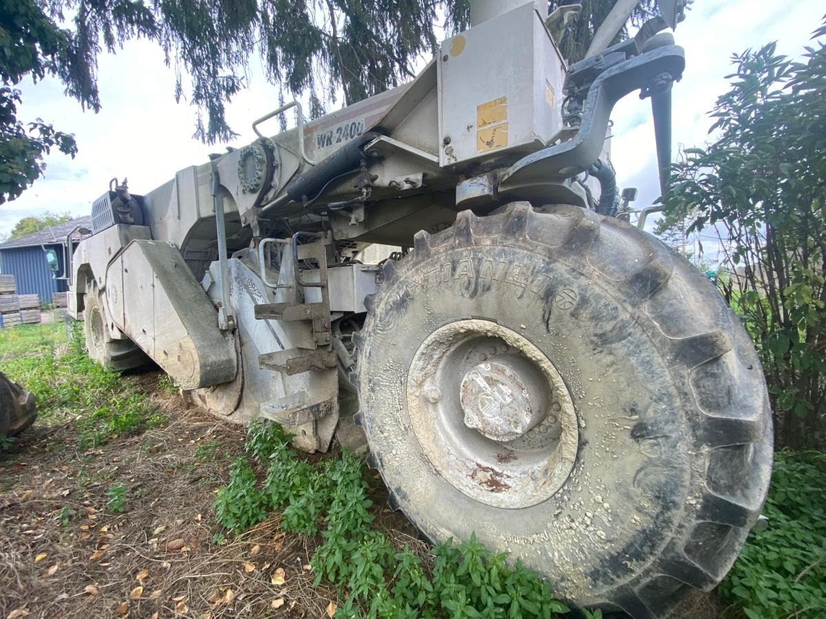 WIRTGEN WR 2400 - Estabilizador de solos: foto 3 WIRTGEN WR 2400 - Estabilizador de solos: foto 3