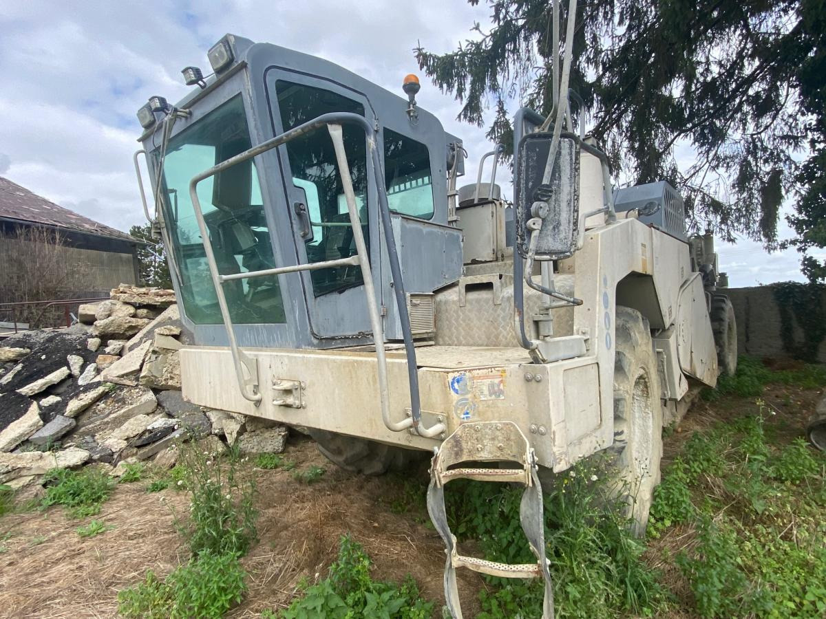 WIRTGEN WR 2400 - Estabilizador de solos: foto 2 WIRTGEN WR 2400 - Estabilizador de solos: foto 2