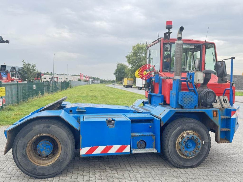 CVS Ferrari TT2516BV (4x2) - Tractor de terminal: foto 4 CVS Ferrari TT2516BV (4x2) - Tractor de terminal: foto 4