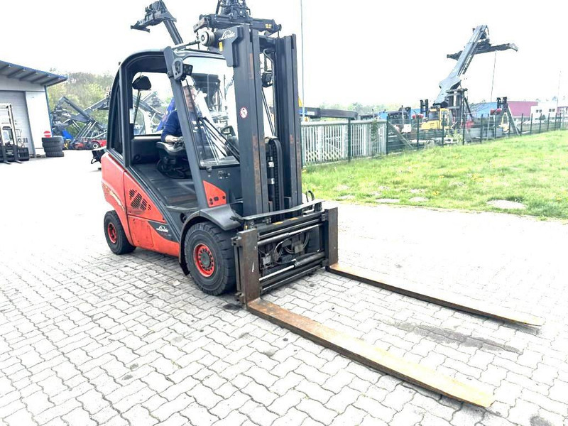 Linde H30D-02 - Empilhador a diesel: foto 3 Linde H30D-02 - Empilhador a diesel: foto 3