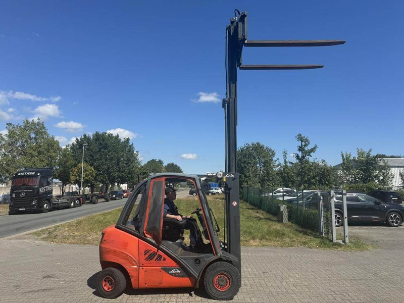 Linde H30D-02 - Empilhador a diesel: foto 4 Linde H30D-02 - Empilhador a diesel: foto 4
