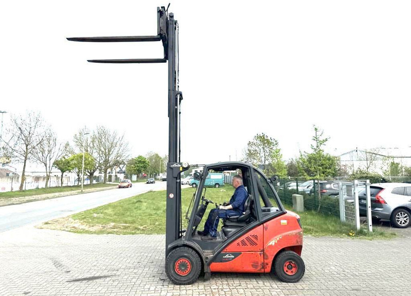 Linde H30D-02 - Empilhador a diesel: foto 2 Linde H30D-02 - Empilhador a diesel: foto 2