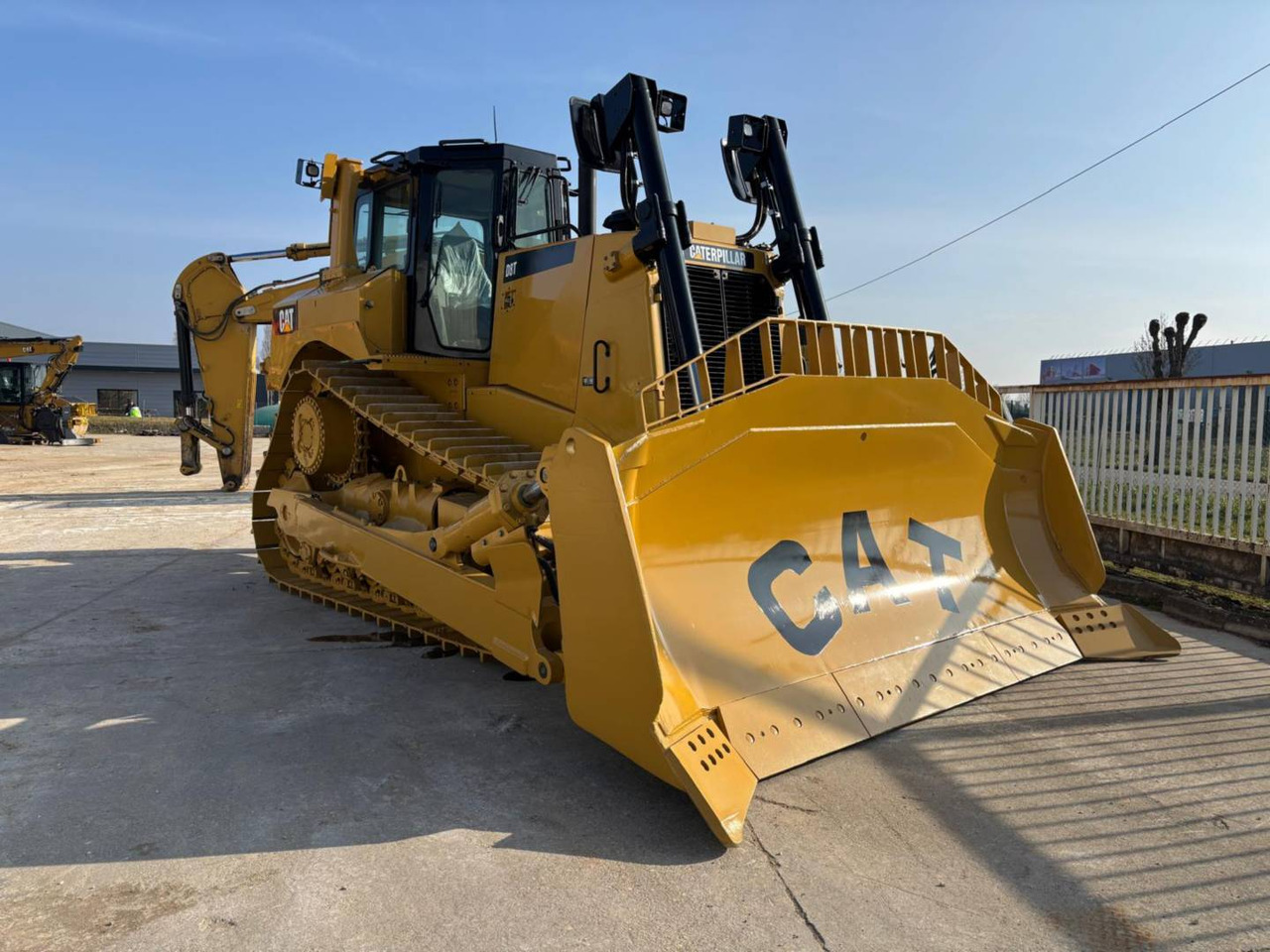 CAT D8T - Buldôzer: foto 1 CAT D8T - Buldôzer: foto 1