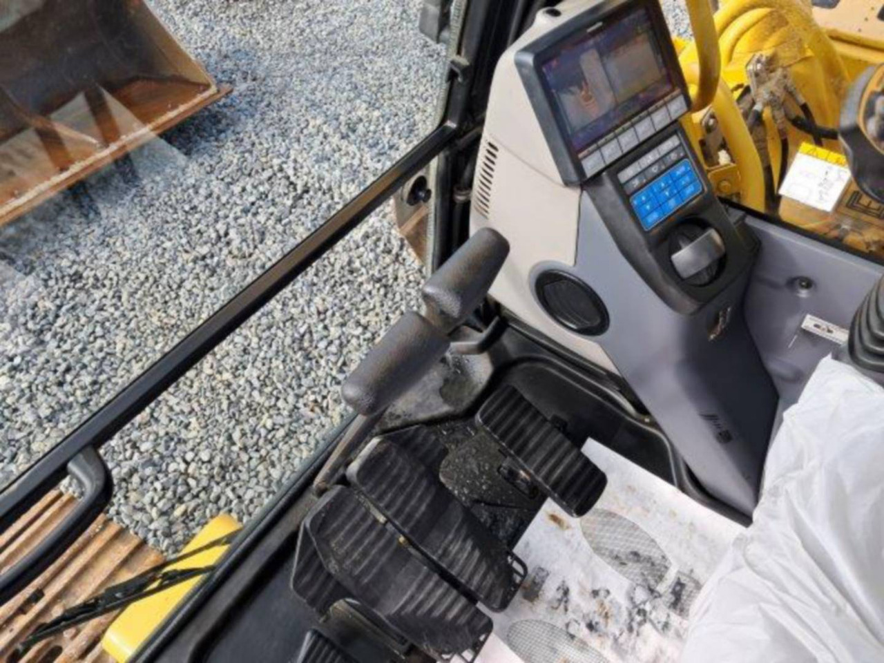Escavadora de rastos KOMATSU PC240LC7: foto 14