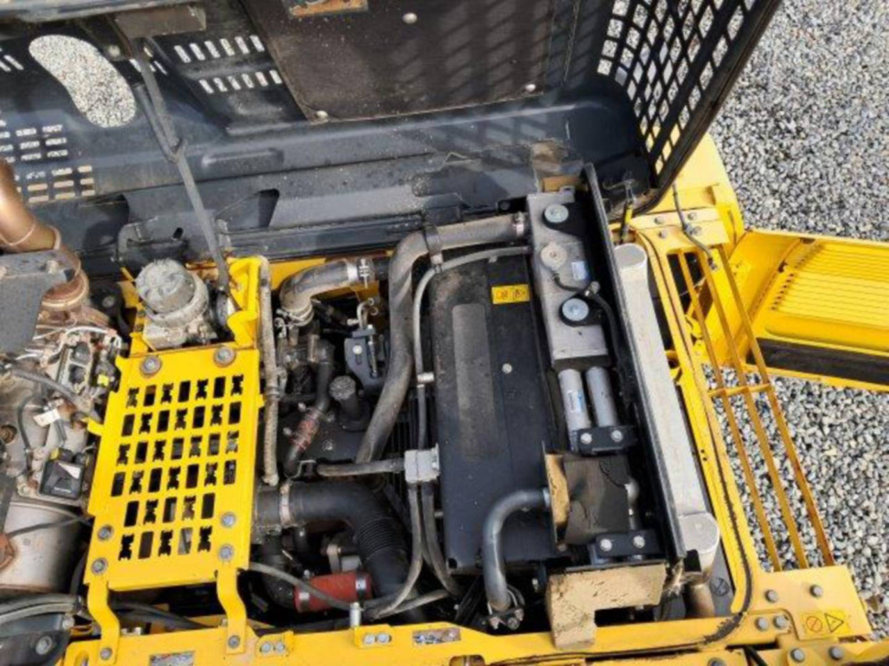 Escavadora de rastos KOMATSU PC240LC7: foto 8