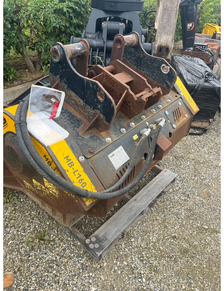 M B MANUFACTURING MB/L160/S2 - Balde: foto 1 M B MANUFACTURING MB/L160/S2 - Balde: foto 1