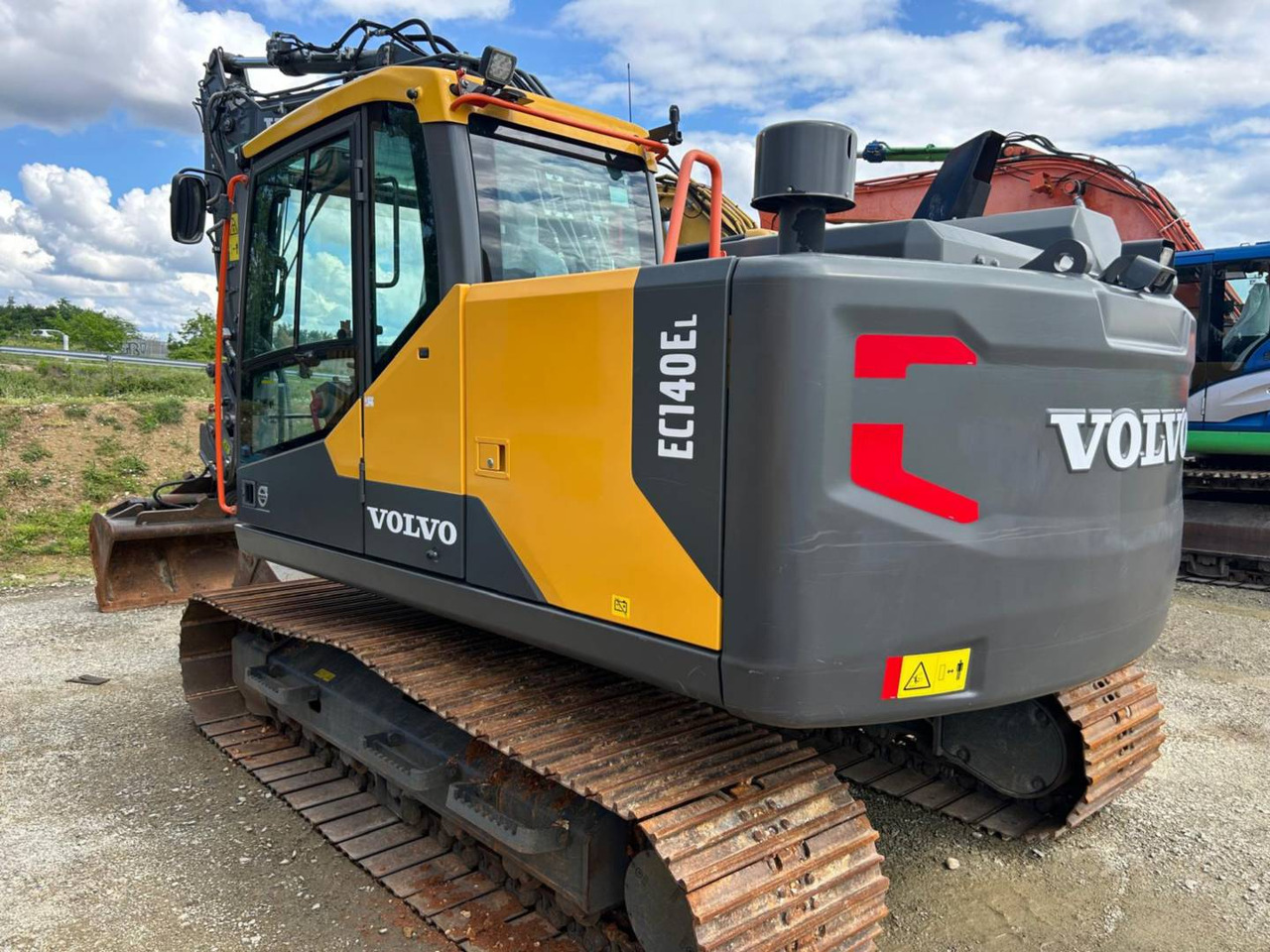 VOLVO CONSTRUCTION EQUIPMENT EC140 - Escavadora de rastos: foto 4 VOLVO CONSTRUCTION EQUIPMENT EC140 - Escavadora de rastos: foto 4